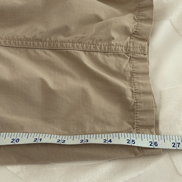 Chico's Tan/Khaki Lightweight Capri Pants. Made with 2% Spandex. Size 2.5=14 - Picture 11 of 11